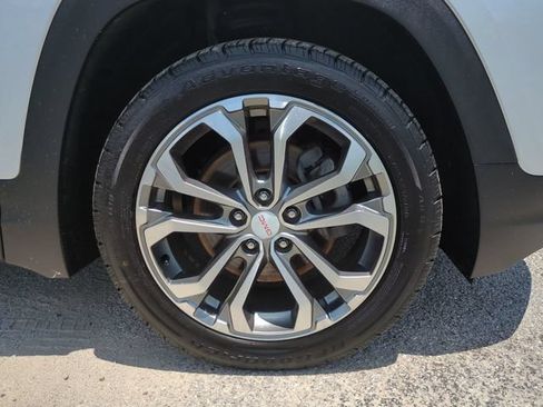 Used 2018 GMC Terrain SLT w/ Preferred Package FWD image 11
