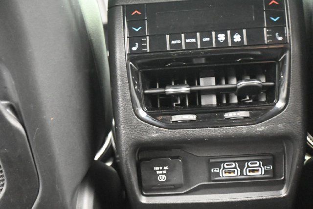 Used 2021 Jeep Grand Cherokee L Overland w/ Luxury Tech Group IV AWD/4WD image 26