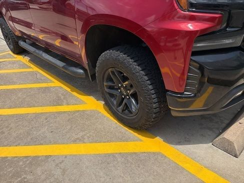 Used 2021 Chevrolet Silverado 1500 LT Trail Boss w/ Convenience Package II AWD/4WD image 8