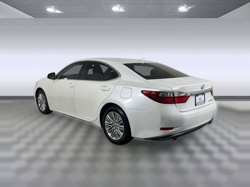 Used 2013 Lexus ES 350 w/ Luxury Pkg FWD image 3