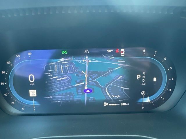 Certified 2024 Volvo XC40 B5 Plus w/ Protection Package Premier AWD/4WD image 23