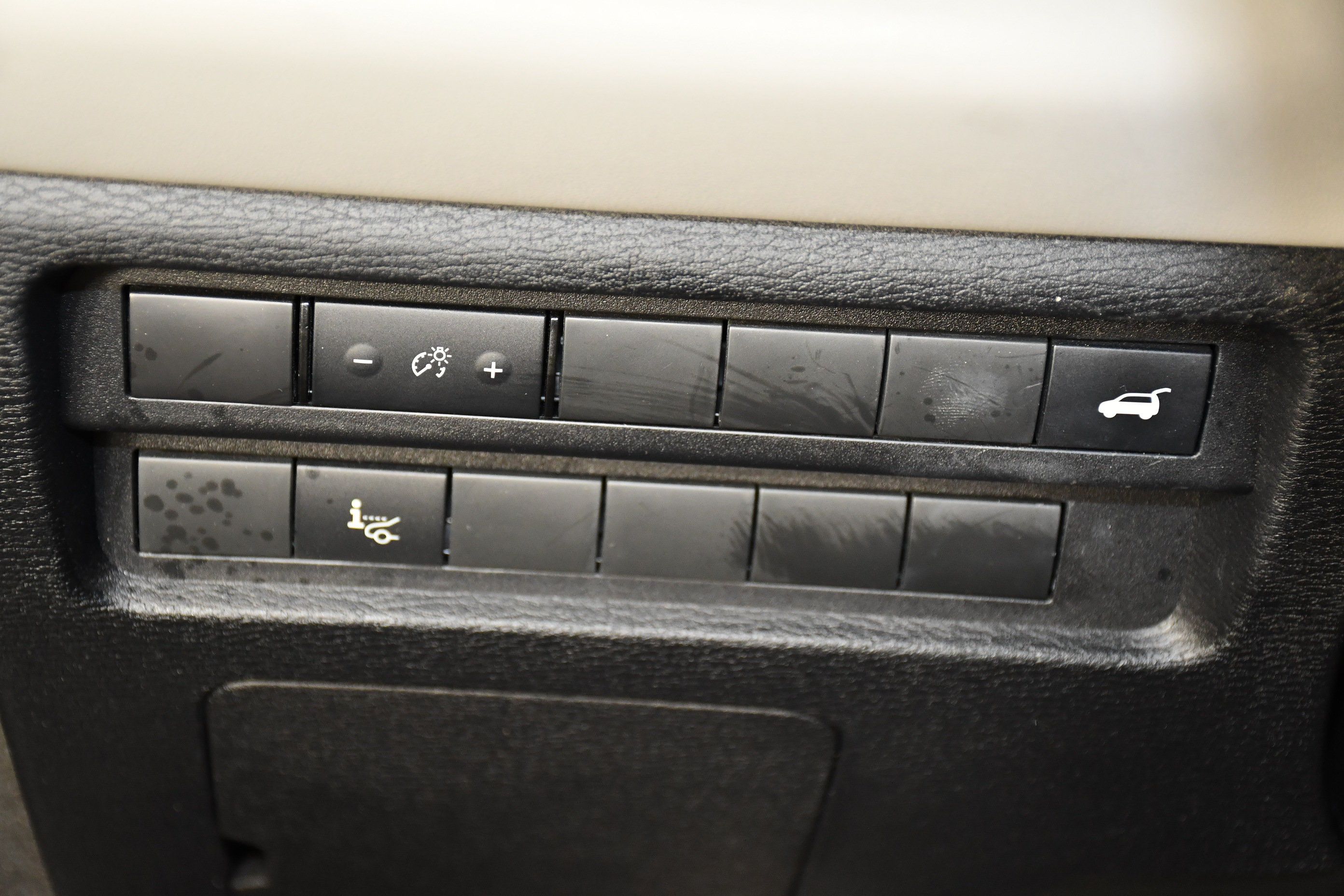 Used 2024 Mitsubishi Outlander SEL AWD/4WD image 34