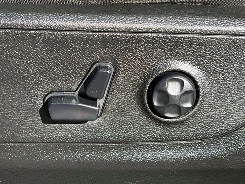 Used 2019 RAM 1500 Big Horn image 18