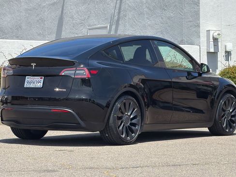 Used 2023 Tesla Model Y Performance AWD/4WD image 2