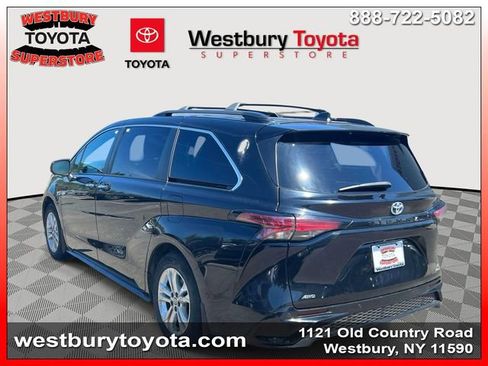 Used 2022 Toyota Sienna XSE w/ XSE Plus Package AWD/4WD image 11