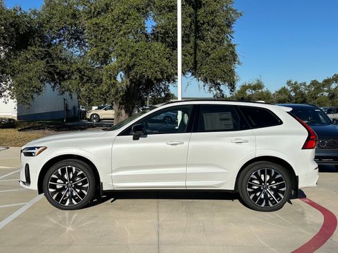 Used 2026 Volvo XC60 B5 Ultra w/ Protection Package Premier AWD/4WD image 3