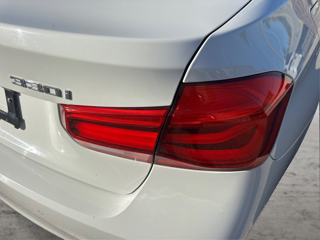 Used 2017 BMW 330i xDrive Sedan AWD/4WD image 22