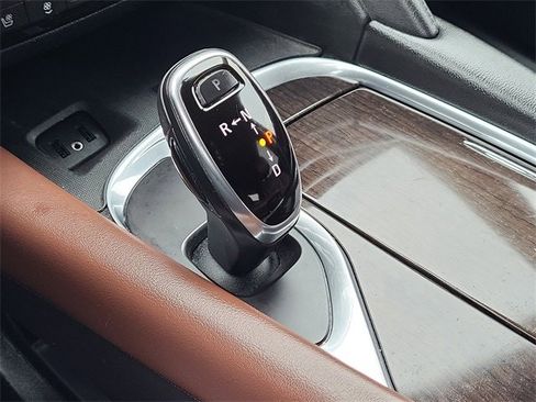 Used 2019 Buick Enclave Avenir w/ Avenir Technology Package image 18