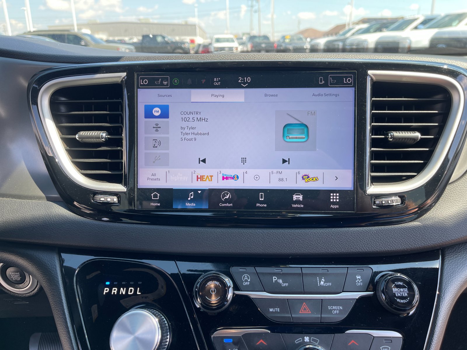 Used 2025 Chrysler Pacifica Select FWD image 22