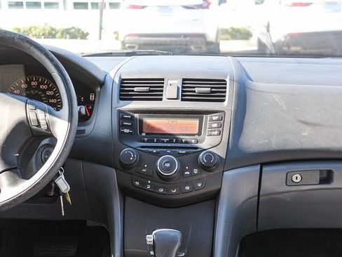 Used 2005 Honda Accord LX image 17