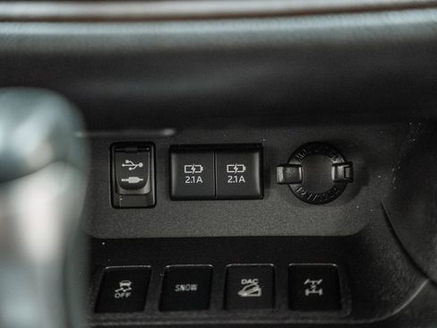 Used 2017 Toyota Highlander Plus w/ Protection Package #3 AWD/4WD image 30
