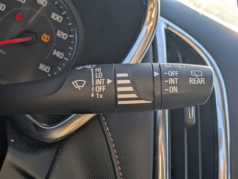 Used 2018 Chevrolet Equinox LT w/ Sun & Infotainment Package image 37