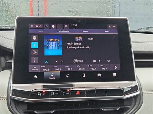 Used 2022 Jeep Compass Limited image 16