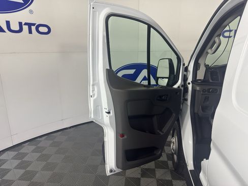 Used 2023 Ford Transit 250 Low Roof AWD image 12