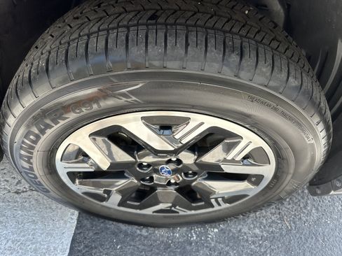 Used 2025 Subaru Forester AWD/4WD image 4