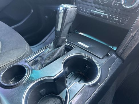 Used 2016 Ford Explorer XLT image 26