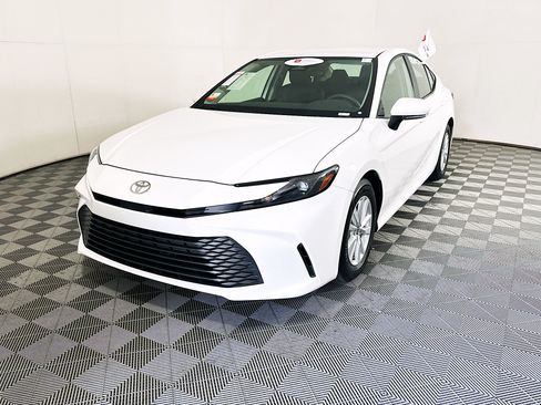 Used 2026 Toyota Camry LE FWD image 7