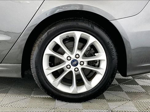 Used 2019 Ford Fusion SE image 8