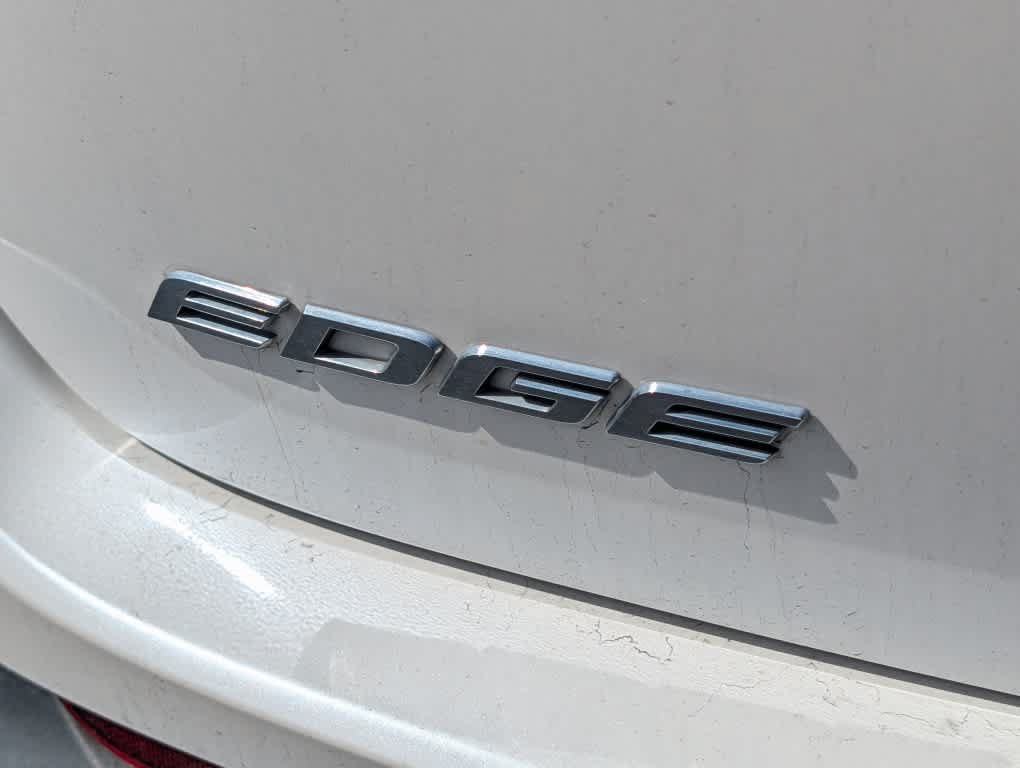 Used 2017 Ford Edge SEL w/ Equipment Group 201A AWD/4WD image 8