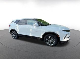Used 2025 Chevrolet Blazer LT FWD video 2