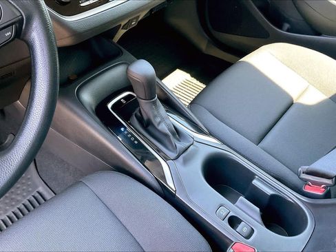 Used 2025 Toyota Corolla LE w/ Convenience Package FWD image 16