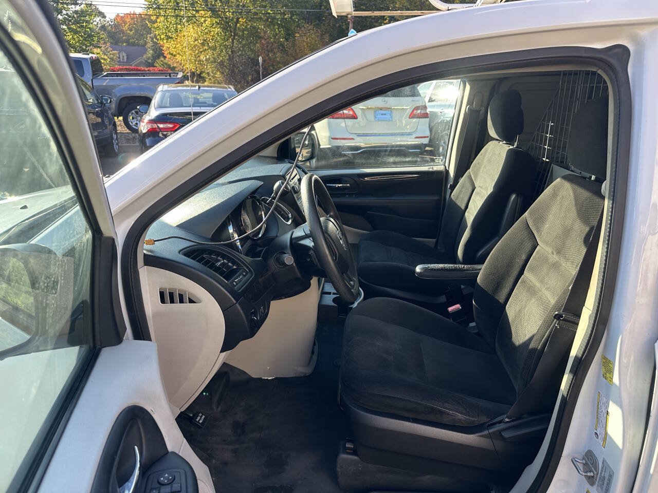 Used 2015 RAM C/V Tradesman FWD image 19