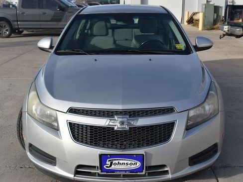Used 2013 Chevrolet Cruze LT image 2