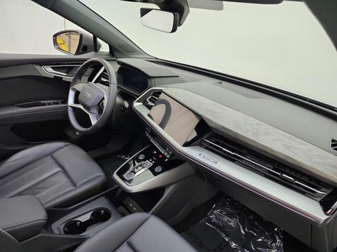 Used 2025 Audi Q4 e-tron Premium Plus w/ Premium Plus AWD/4WD image 18