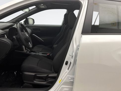 Used 2024 Toyota Corolla Cross AWD Hybrid w/ Moonroof Package image 11