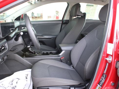 Used 2025 Kia K4 LXS image 14