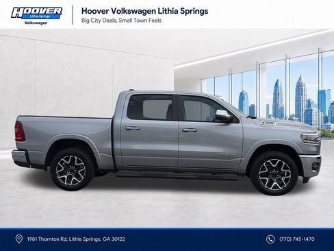 Used 2025 RAM 1500 Laramie AWD/4WD image 8
