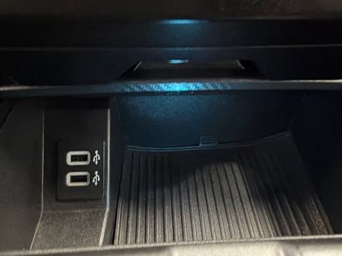 Used 2019 Ford F150 XLT w/ Equipment Group 302A Luxury AWD/4WD image 18