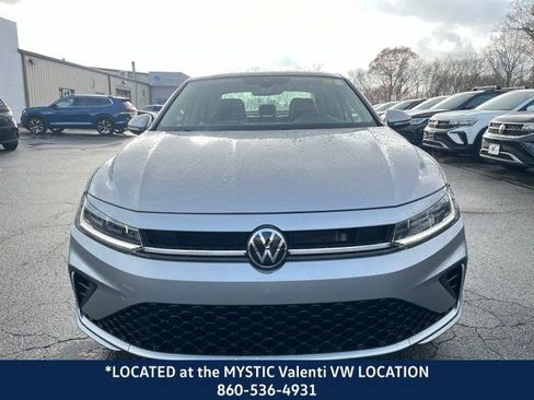 Certified 2025 Volkswagen Jetta SEL image 3