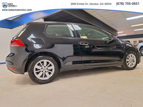 Used 2015 Volkswagen Golf S image 2