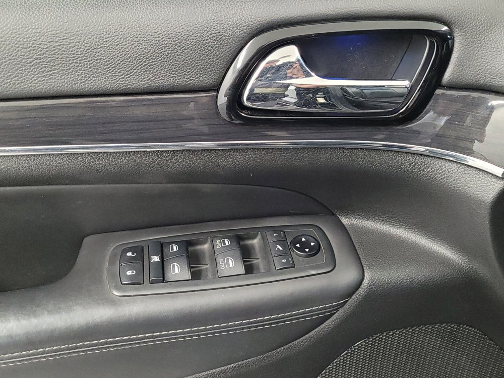 Used 2019 Jeep Grand Cherokee Overland AWD/4WD image 27