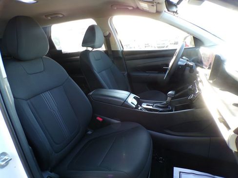 Certified 2025 Hyundai Tucson SEL AWD/4WD image 15