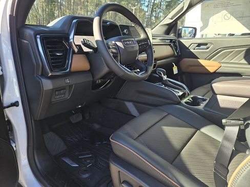 New 2026 GMC Canyon AT4 w/ Technology Plus Package image 17