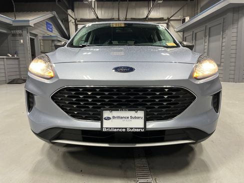 Used 2022 Ford Escape SE w/ Cold Weather Package AWD/4WD image 2