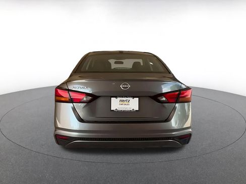 Used 2025 Nissan Altima 2.5 SV FWD image 12