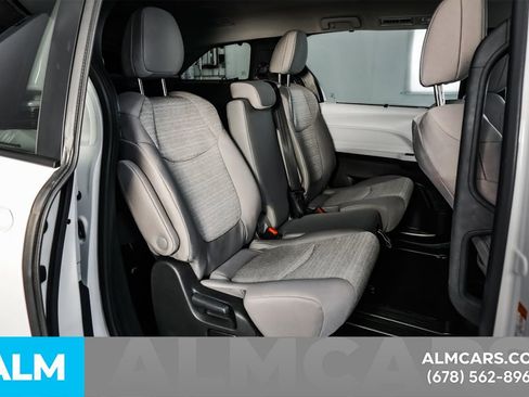 Used 2026 Toyota Sienna LE FWD image 20