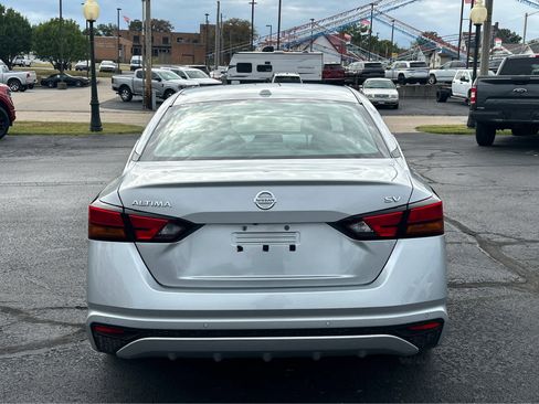 Used 2022 Nissan Altima 2.5 SV image 5