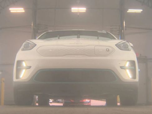 Used 2022 Kia Niro EX FWD image 9