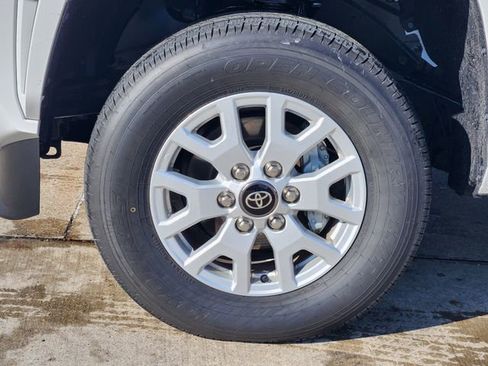 Used 2025 Toyota Tacoma SR5 w/ SR5 Upgrade Package image 8