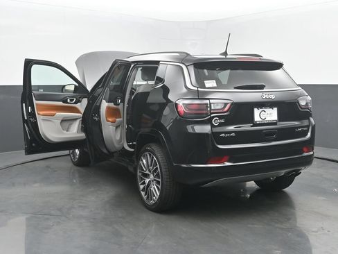 Used 2022 Jeep Compass Limited w/ Elite Group AWD/4WD image 59