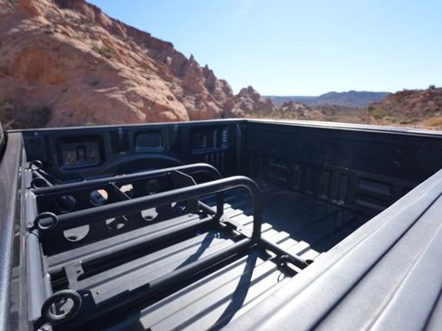 Used 2017 Ford F150 Raptor w/ Equipment Group 802A Luxury image 43