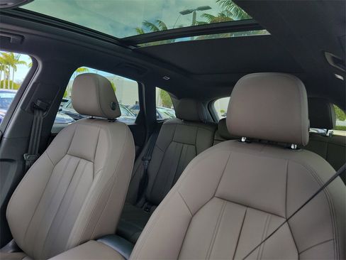 Used 2025 Audi Q5 Premium w/ Convenience Package image 16