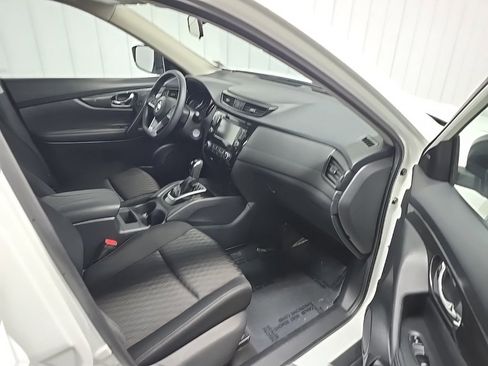 Used 2018 Nissan Rogue S image 15