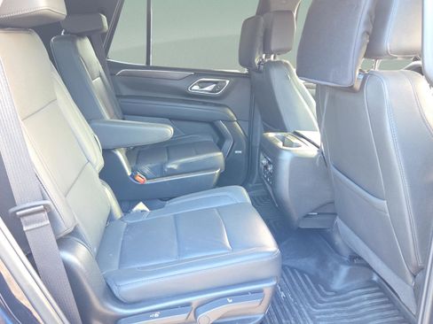 Used 2024 Chevrolet Tahoe Z71 w/ Luxury Package image 18