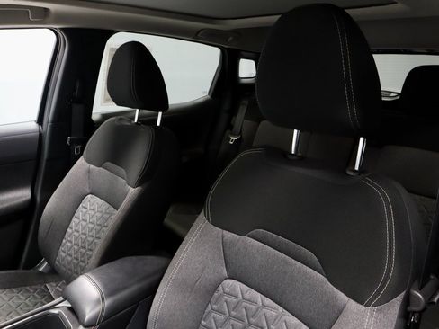 Certified 2025 Nissan Kicks SV w/ SV Premium Package image 28