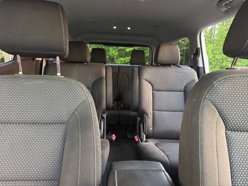 Used 2022 GMC Acadia SLE w/ Driver Convenience Package image 19